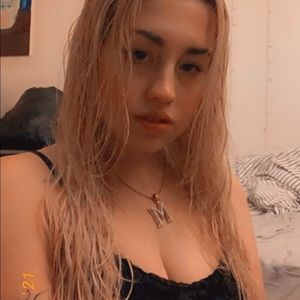 Meet your Posher, Monica